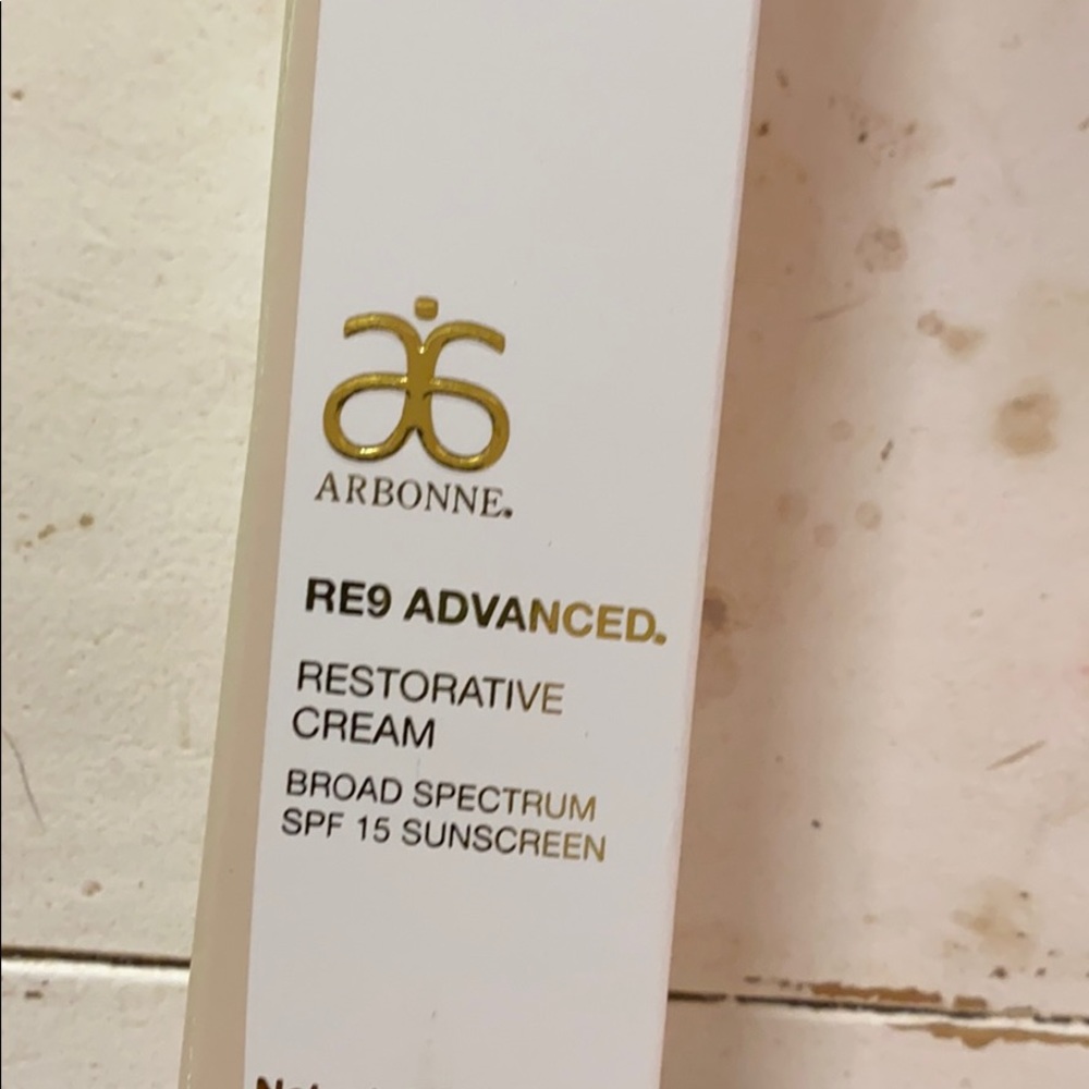 Arbonne RE9 Restorative Cream